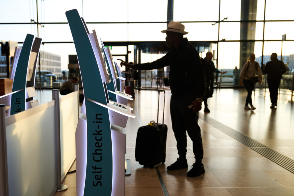 Numărul de turiști a scăzut în august 2025 comparativ cu august 2024