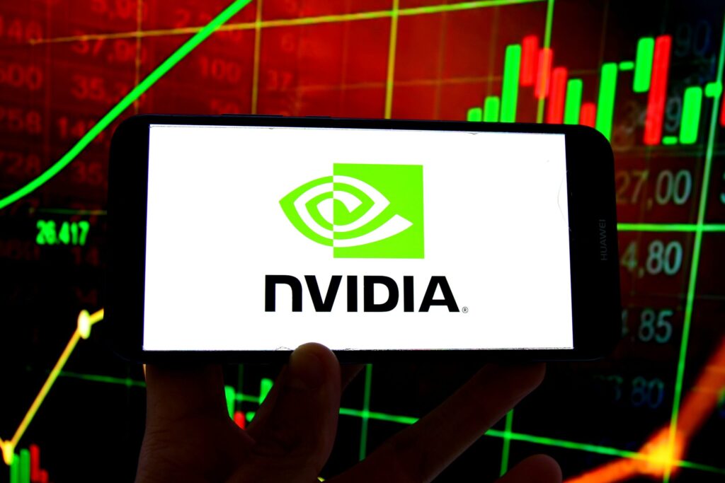 Nvidia scrie istorie pe Wall Street. Cea mai valoroasă companie din lume tocmai a atins un prag fără precedent Nvidia scrie istorie pe Wall Street. Cea mai valoroasă companie din lume tocmai a atins un prag fără precedent