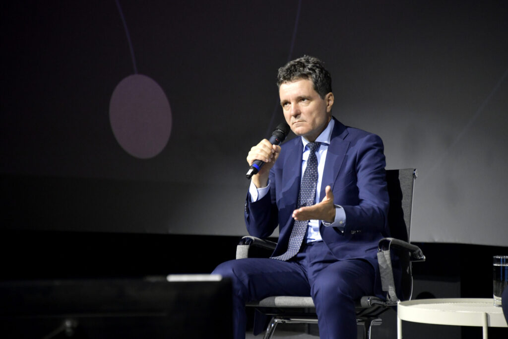 Oamenii au văzut în perioada Ceaușescu un plan de țară