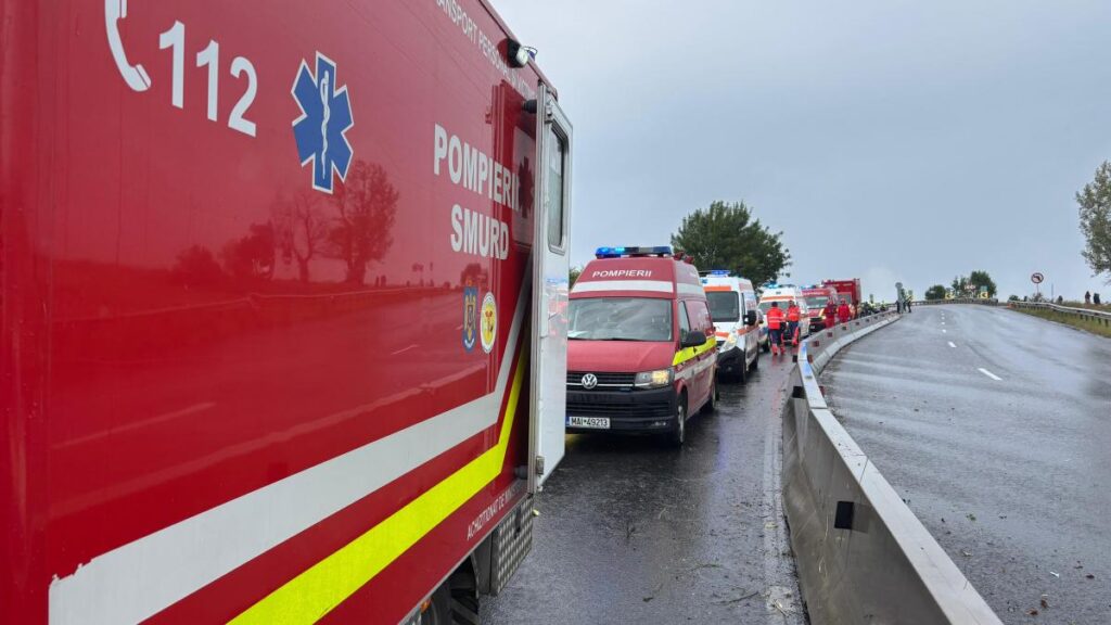 Patru persoane rănite într-un accident cu cinci mașini pe DJ 720, în Dâmbovița Patru persoane rănite într-un accident cu cinci mașini pe DJ 720, în Dâmbovița
