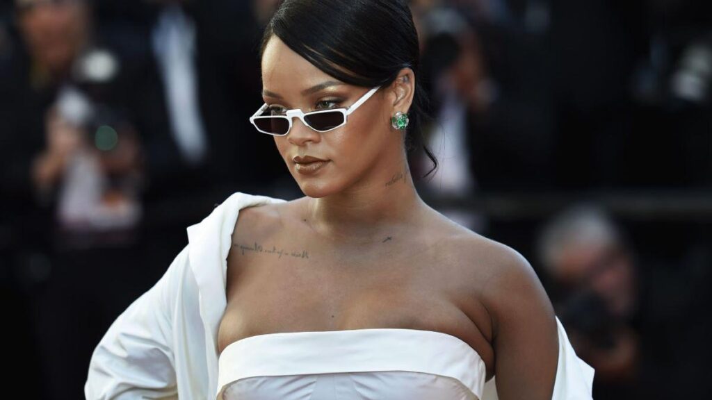 Pierdere URIAȘĂ pentru Rihanna. Colaborare dezastruoasă cu un brand de lux Pierdere URIAȘĂ pentru Rihanna. Colaborare dezastruoasă cu un brand de lux