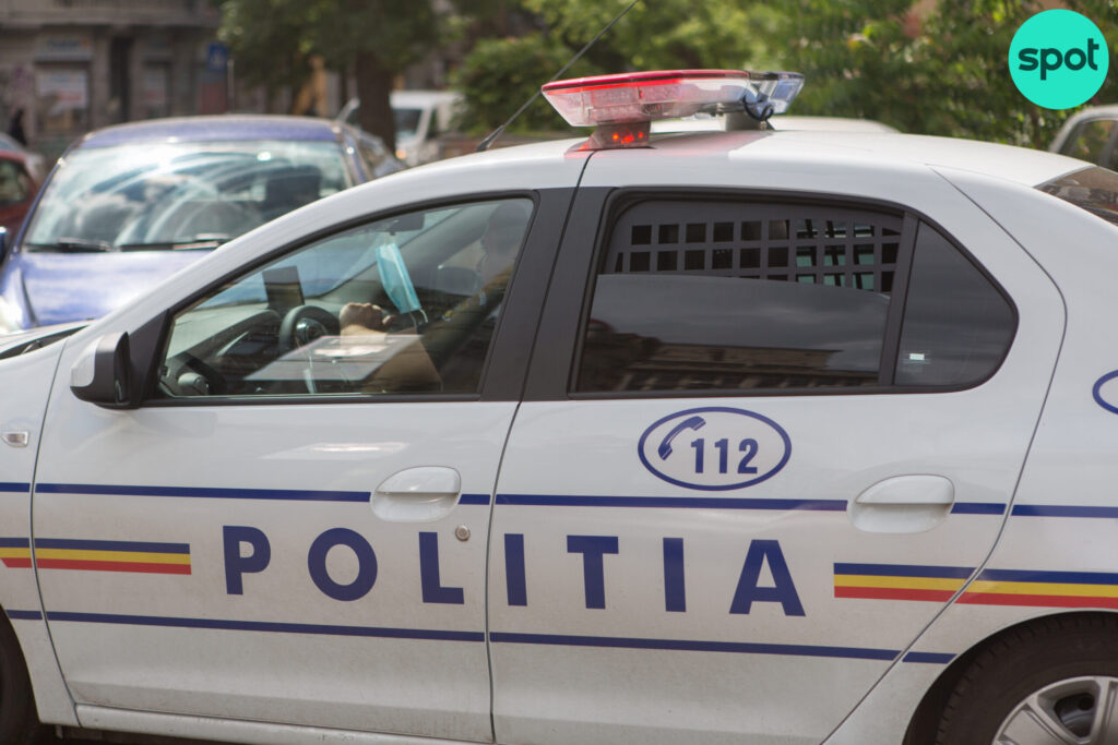 Polițiști implicați într-o amplă rețea de contrabandă cu bijuterii din Turcia. Primeau șpăgi în aur și petreceri de lux