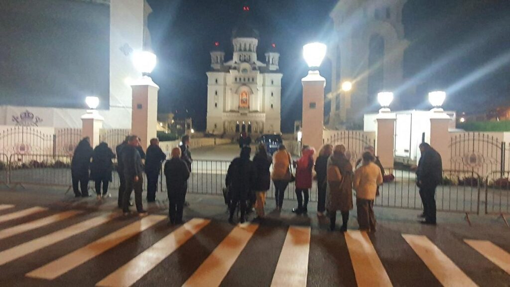 Portrete de chiriași în „casa cea mare a lui Dumnezeu” Portrete de chiriași în „casa cea mare a lui Dumnezeu”