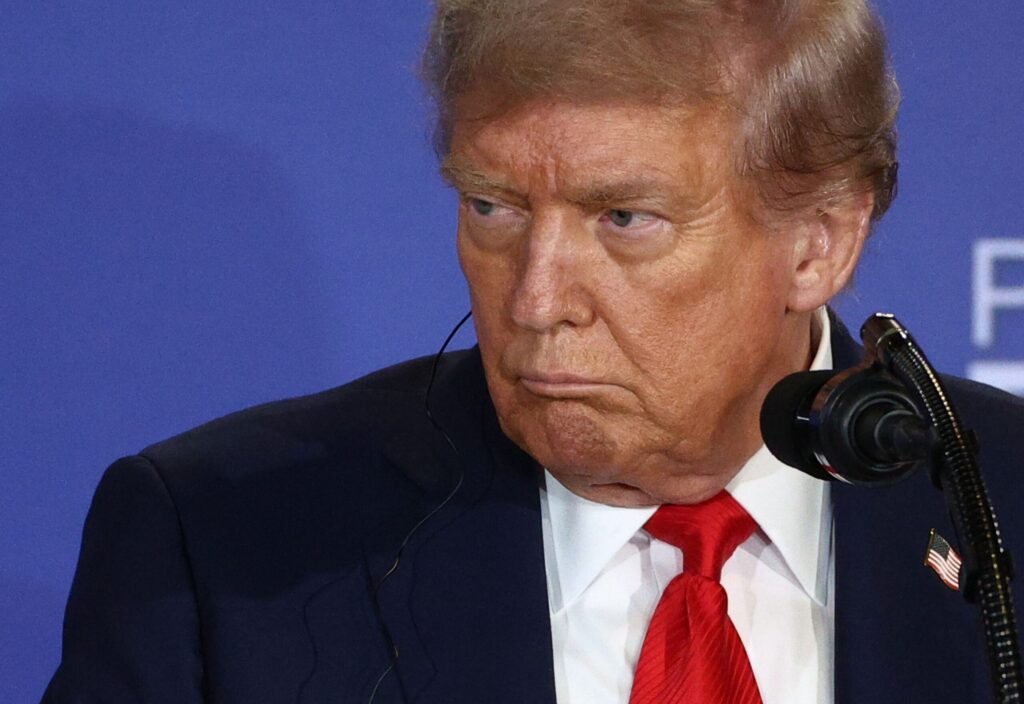 Postarea lui Trump care a prăbușit bursele: 2.000 de miliarde de dolari șterse de pe Wall Street