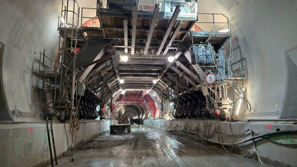Premieră la tunelul Daniela pe autostrada A1: Structura de rezistență finalizată Premieră la tunelul Daniela pe autostrada A1: Structura de rezistență finalizată