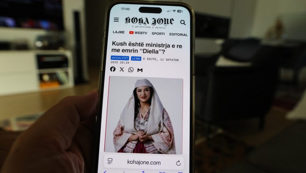 Premierul Albaniei spune că „ministra” creată cu ajutorul inteligenței artificiale „este însărcinată și așteaptă 83 de copii” Diella, ministra-robot a Albaniei Foto: Profimedia