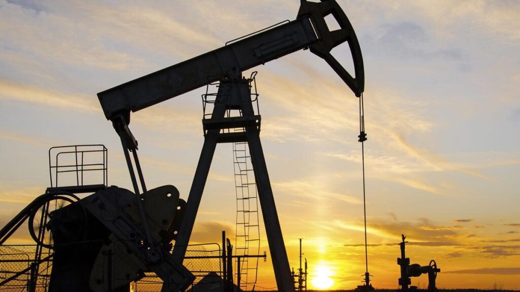 Prețul petrolului rusesc scade brusc, din cauza sancțiunilor SUA care blochează achizițiile Chinei Prețul petrolului rusesc scade brusc, din cauza sancțiunilor SUA care blochează achizițiile Chinei