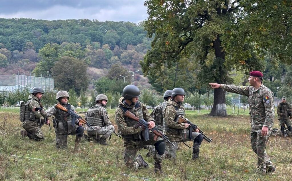 Probleme la mobilizarea rezerviștilor: Ordine de chemare la adresa greșită, cozi la unele unități militare. Armata spune că a vrut să vadă ce nu merge