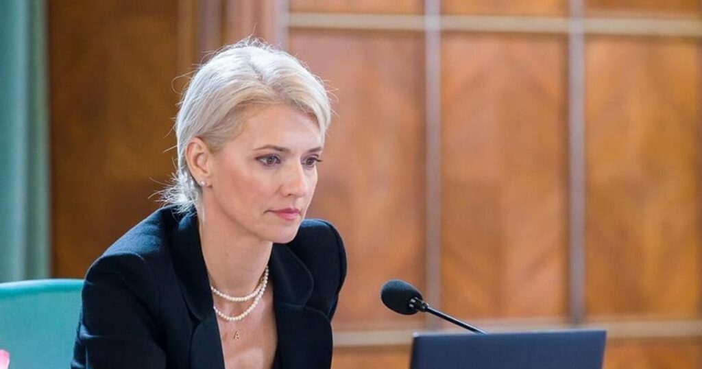 Proiect de lege al femicidului a fost depus la Camera Deputaților. Alina Gorghiu (PNL): „Un pas uriaș pentru societatea noastră” Proiect de lege al femicidului a fost depus la Camera Deputaților. Alina Gorghiu (PNL): „Un pas uriaș pentru societatea noastră”