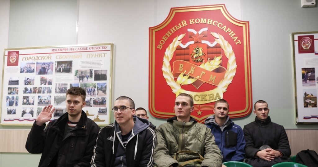 Putin a ordonat recrutarea a 135.000 de tineri între 18 și 30 de ani, cea mai mare țintă a unei campanii de toamnă din ultimii nouă ani