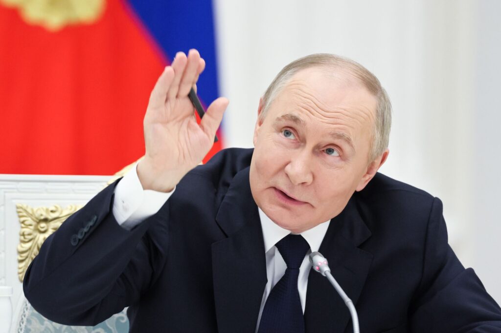 Putin acuză România și statele UE că manipulează votul: „Establishmentul nu vrea să cedeze puterea”