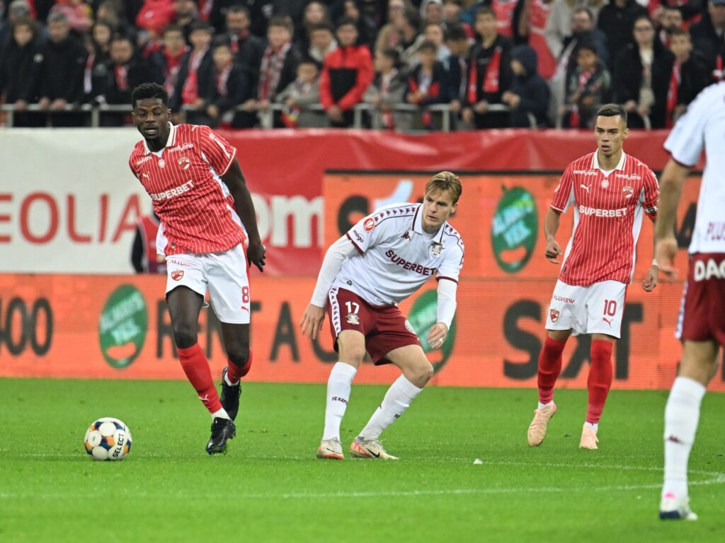 Rapid învinge Dinamo într-un derbi bucureștean superb