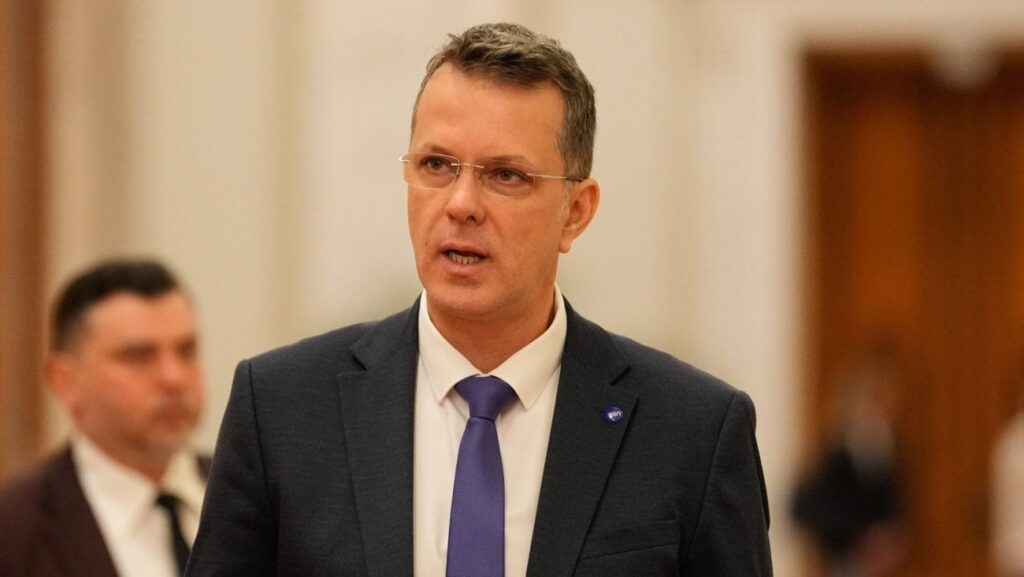 Răspunsul lui Moșteanu, întrebat dacă armata României rezistă unui război cu Rusia 48 de ore Ionuț Moșteanu este ministrul Apărării din 23 iunie 2025