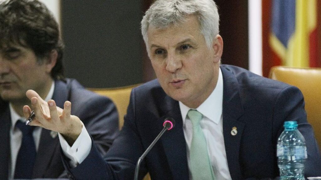 Reforma nu înseamnă concediere colectivă, trebuie făcută cu cap