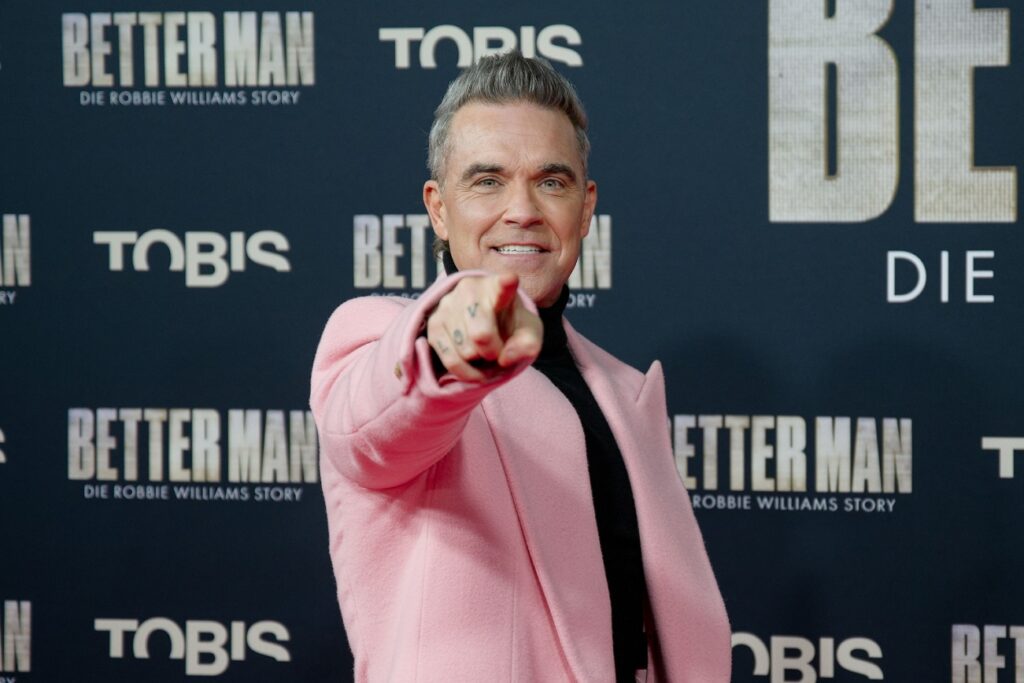 Robbie Williams dezvăluie că suferă de sindromul Tourette (Video)