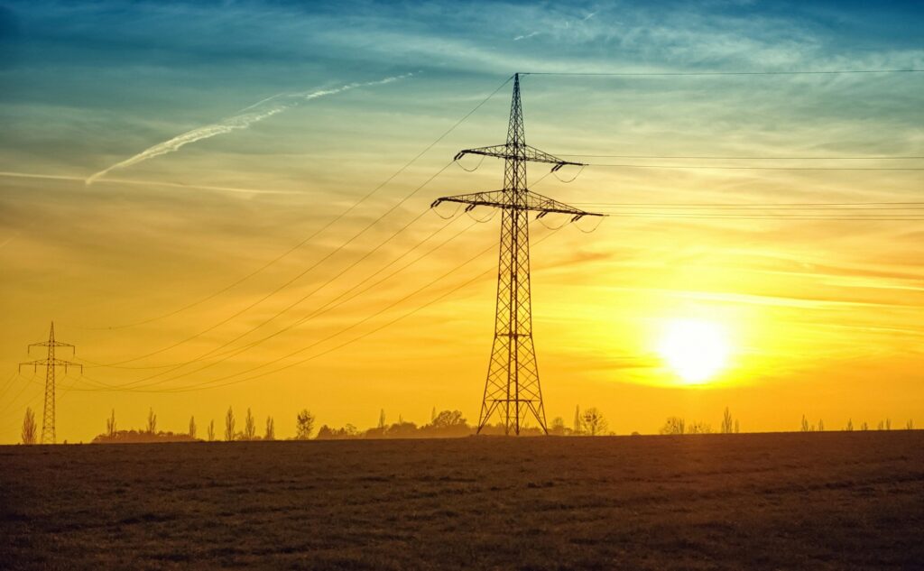 România plătește cel mai scump curent din Europa. Ministrul Energiei: Vindem megawatt-ul în Ungaria cu 1 leu și importăm cu 2.500 de lei