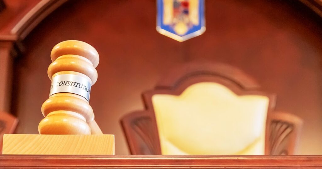 Soarta reformei Bolojan privind pensiile magistraților și PNRR, decisă miercuri de CCR