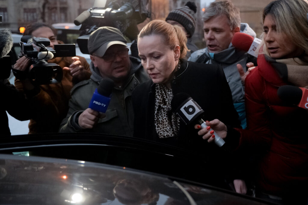 Sora fostului ministru Carmen Dan și complicea sa au fost reținute