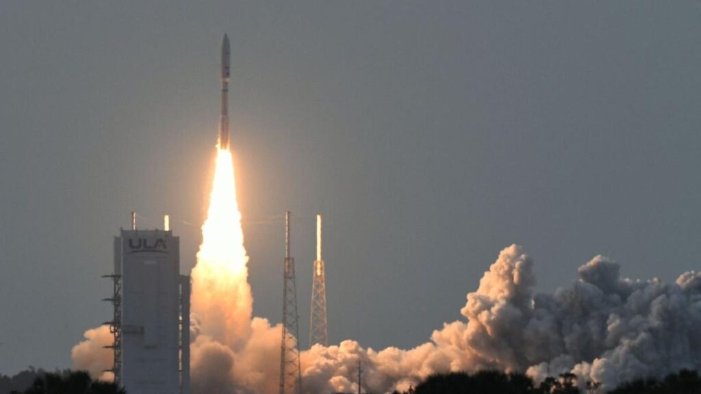 SpaceX ar putea fi eliminată din misiunea pe Lună SpaceX ar putea fi eliminată din misiunea pe Lună