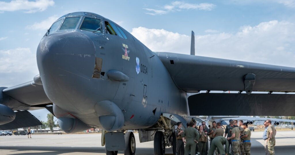 Statele Unite retrag trupe de la Baza Kogălniceanu. Aproximativ o mie de militari mai rămân în România Statele Unite retrag trupe de la Baza Kogălniceanu. Aproximativ o mie de militari mai rămân în România