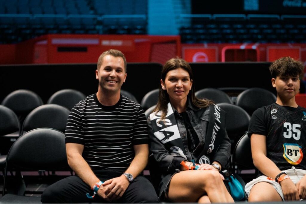Sub privirile Simonei Halep, U-BT Cluj-Napoca a avut o evoluție încurajatoare în Dubai, pe terenul unei echipe de Euroligă