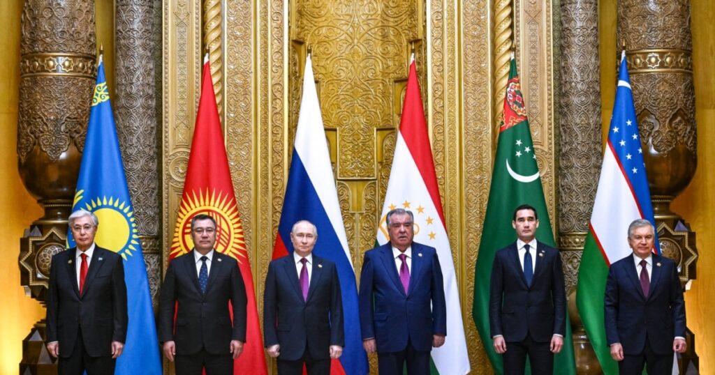 Summitul Asia Centrală-Rusia, de la Dușanbe. Putin îi cere scuze președintelui azer pentru doborârea avionului de pasageri