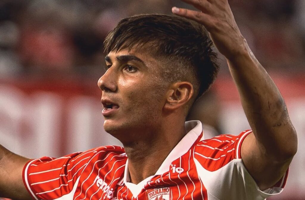 Superliga: CFR Cluj pierde cu Dinamo în prelungiri Superliga: CFR Cluj pierde cu Dinamo în prelungiri