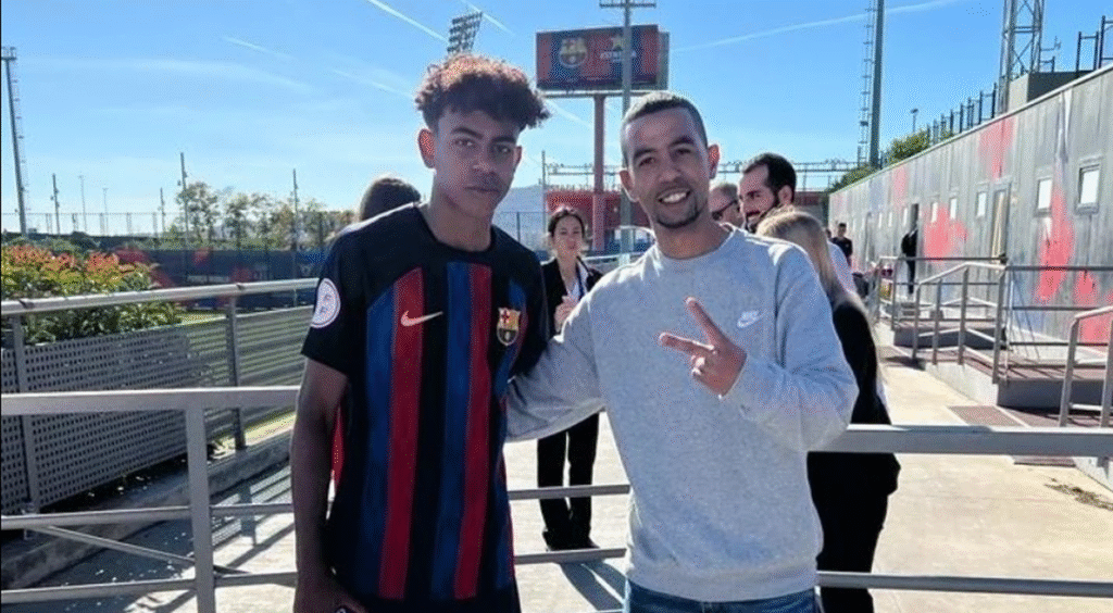 Lamine Yamal și tatăl său Mounir Nasraoui, octombrie 2023