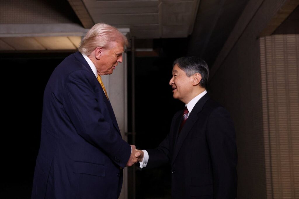 Trump a avut parte de o primire imperială în Japonia (Video) Trump a avut parte de o primire imperială în Japonia (Video)