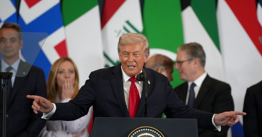 Trump a stârnit râsete la summitul din Egipt glumind cu liderii europeni. Ce a avut de spus despre Meloni