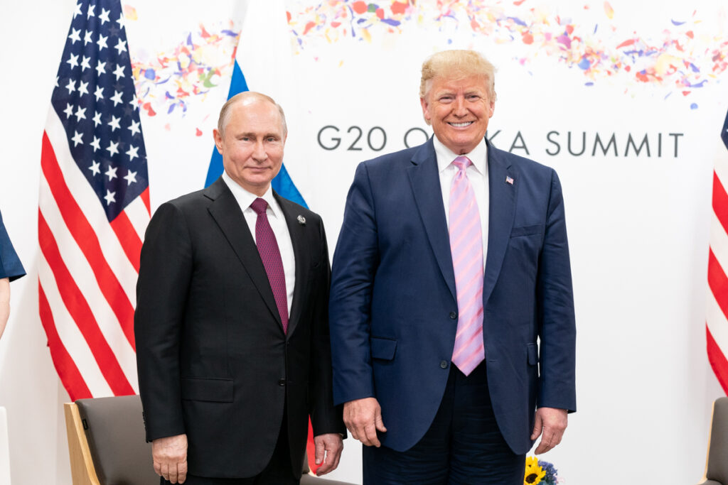 Trump anunță „progrese semnificative” după convorbirea cu Putin. Posibilă întâlnire la Budapesta
