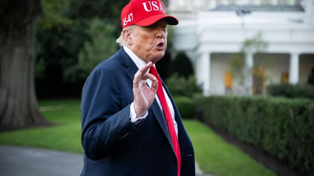 Trump, primit cu șepci în stil MAGA în Knesset: „Trump, președintele păcii”