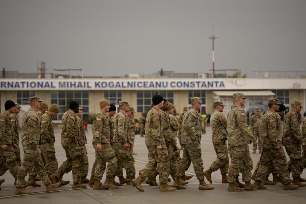 Trump retrage sute de militari americani din România. Explicația MApN Trump retrage sute de militari americani din România. Explicația MApN