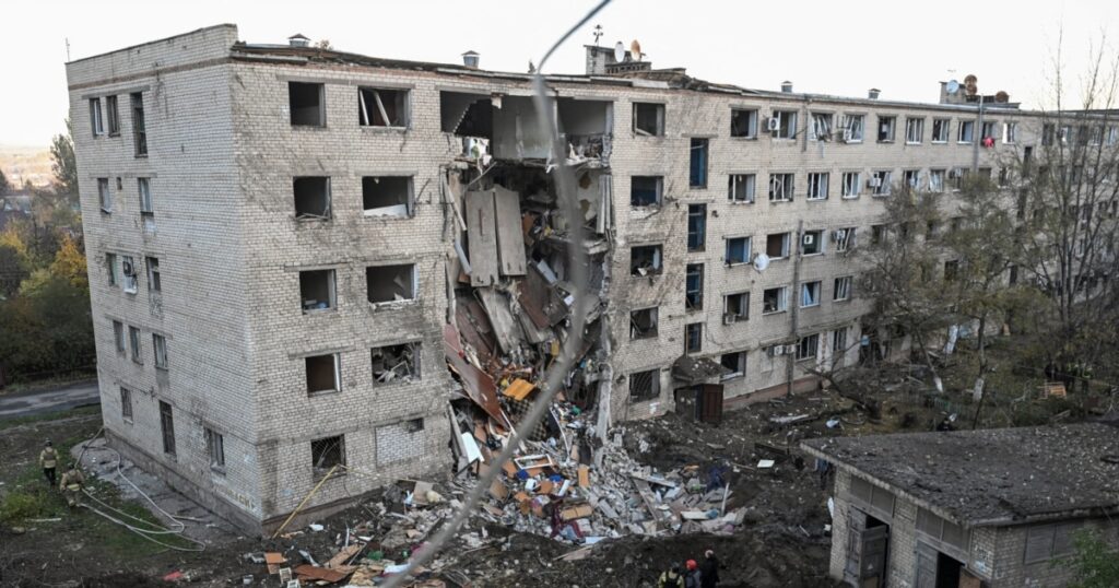 Ucraina reduce livrările de curent după noi atacuri rusești. Zelenski salută „coaliția internațională a energiei” Ucraina reduce livrările de curent după noi atacuri rusești. Zelenski salută „coaliția internațională a energiei”