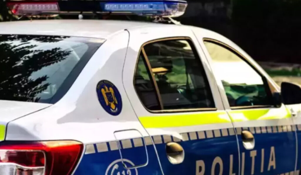 O autospecială a Poliției Române care este parcată