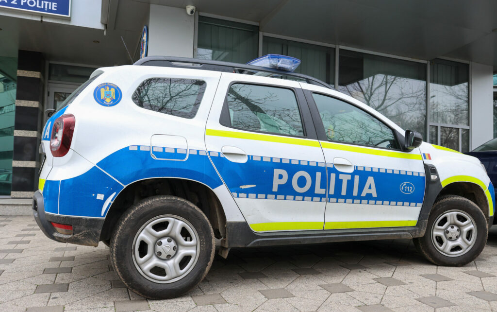 Un copil de 13 ani, aflat pe o trotinetă electrică, a provocat un accident pe un bulevard