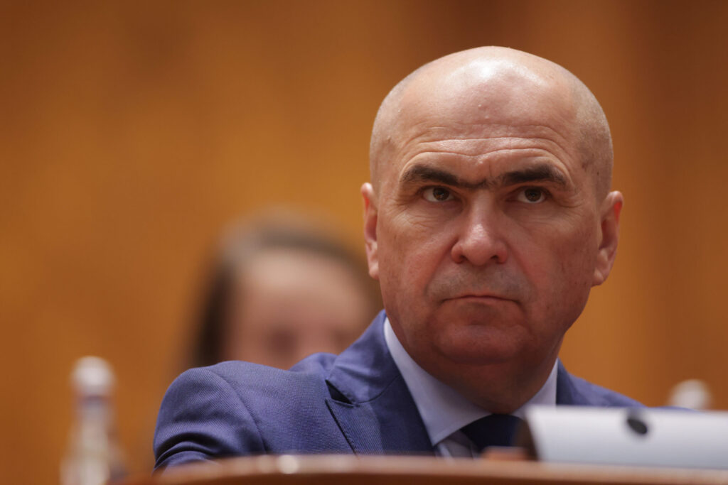 Un nou scandal în coaliție: Un deputat USR depune plângere penală împotriva premierului Bolojan