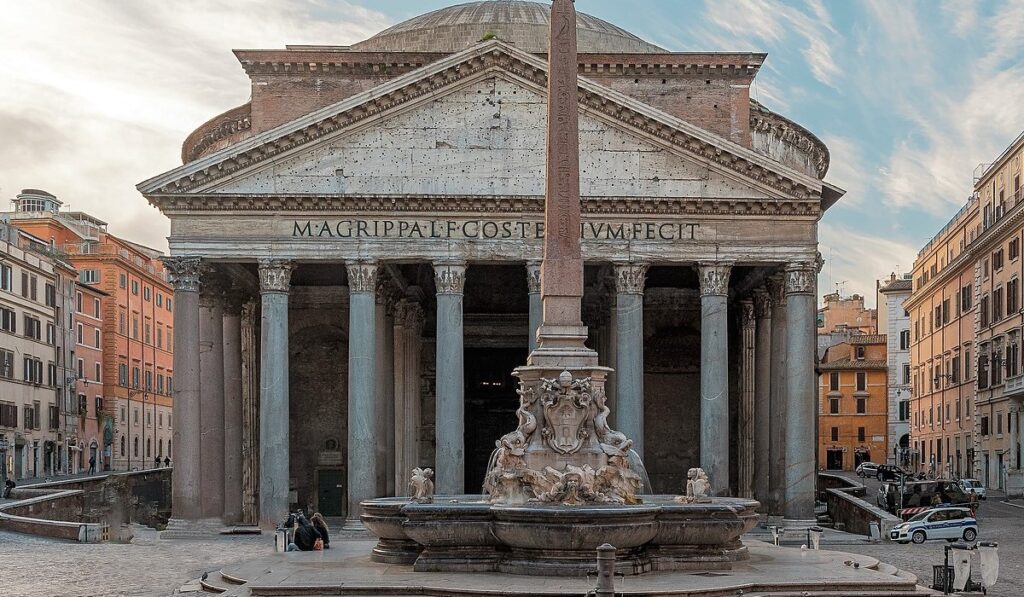Un turist care vizita Roma a căzut de pe zidul Panteonului Panteonul din Roma
