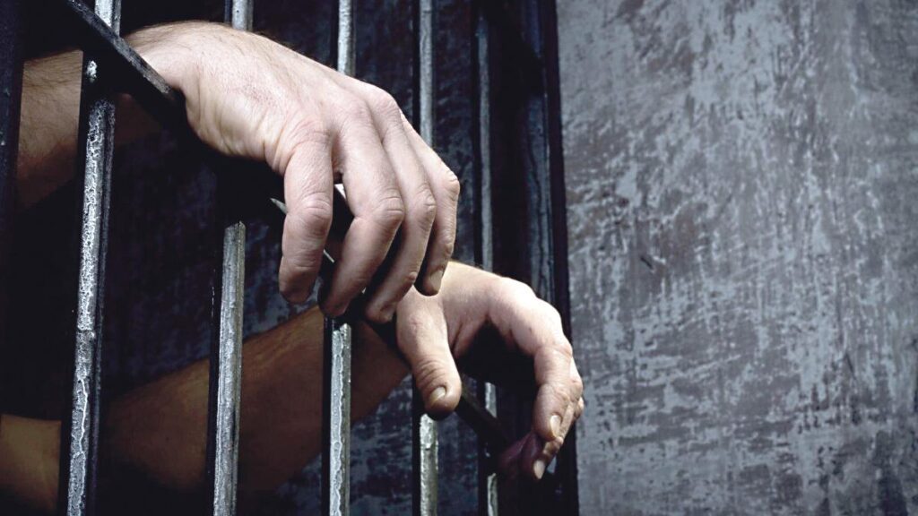 Un violator care și-a înscenat moartea a fost descoperit și condamnat la închisoare Un violator care și-a înscenat moartea a fost descoperit și condamnat la închisoare