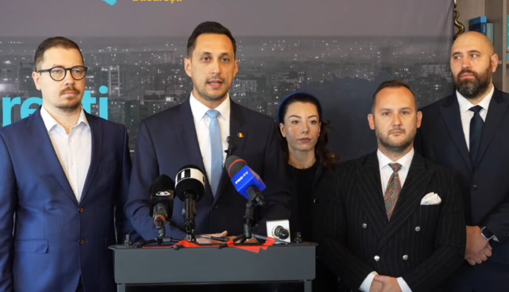 Vlad Gheorghe candidează la Primăria București și propune o singură primărie unitară: „Nu e nimic logic” Vlad Gheorghe candidează la Primăria București și vrea să desființeze sectoarele și județul Ilfov: „Nu e nimic logic”