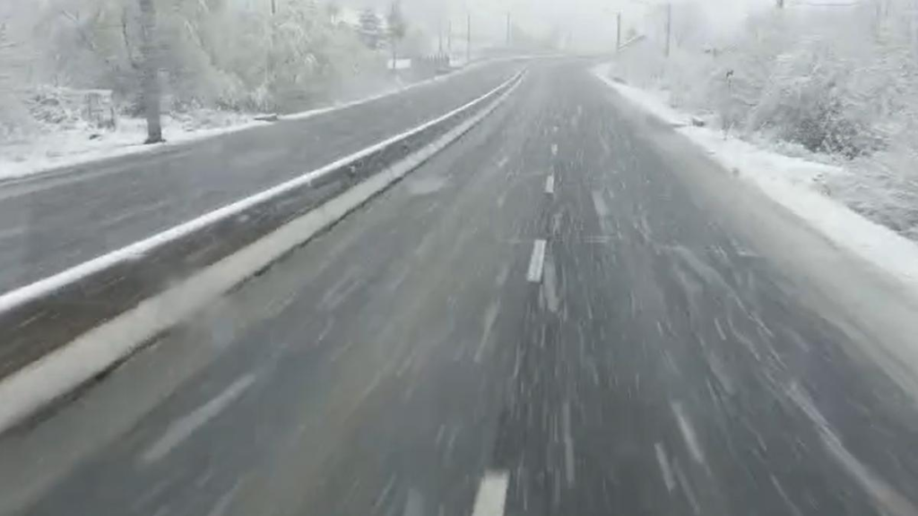 Vremea rea închide încă un sector din Transalpina