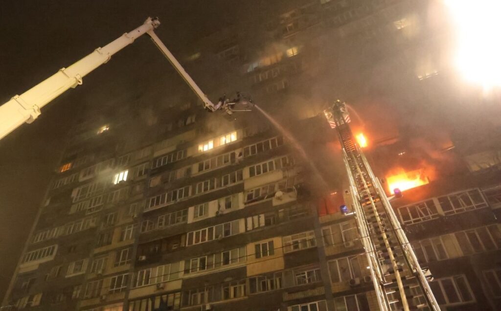 Ziua 1325 Bloc lovit de dronă în Kiev, 9 regiuni fără curent (Foto & Video). Evacuări în Kramatorsk. Un MiG rusesc s-a prăbușit