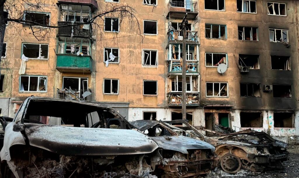 Ziua 1335 Bloc în flăcări. Cea mai mare uzină de gaze din lume, oprită de drone în Rusia. Europa încearcă să evite o pace impusă