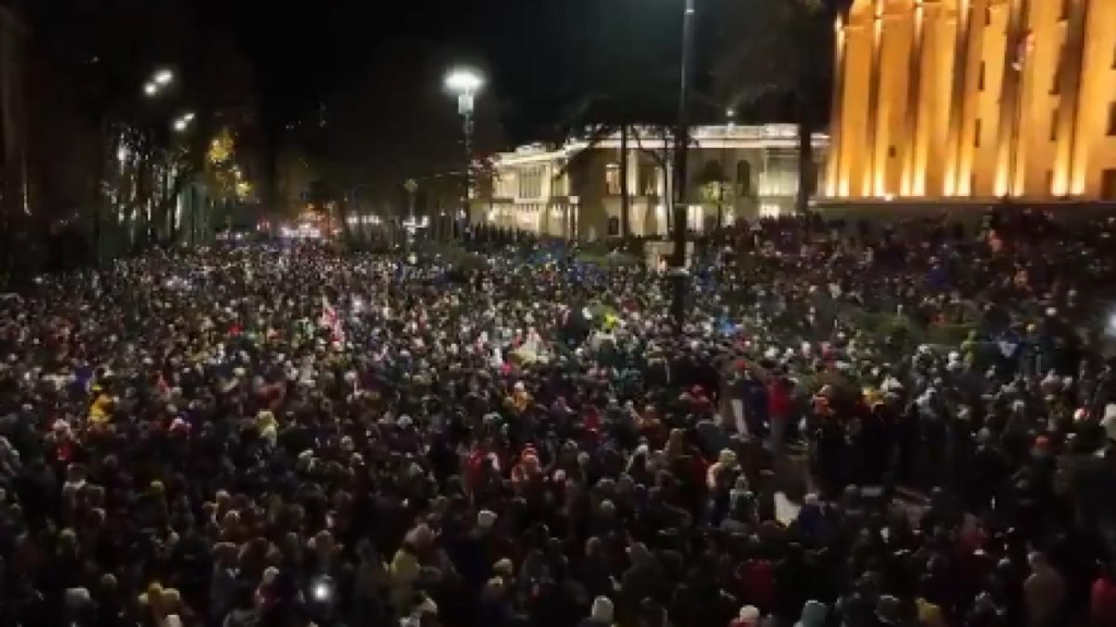 manifestanții pro-europeni au încercat să ia cu asalt palatul prezidențial