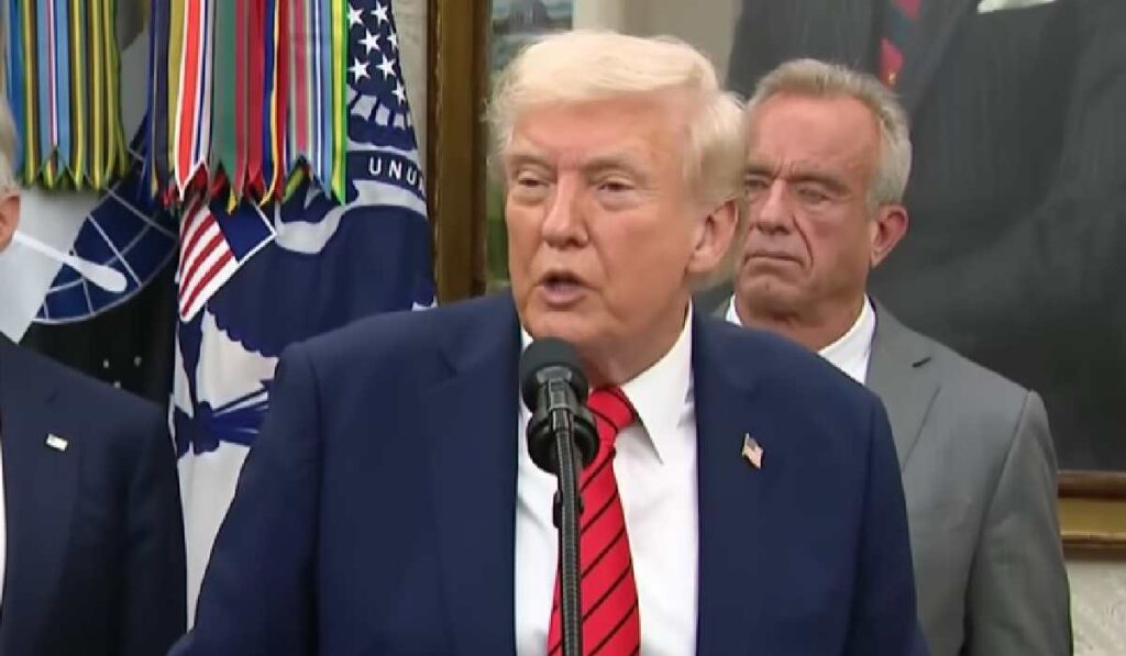 Donald Trump oferă declarații la Casa Albă