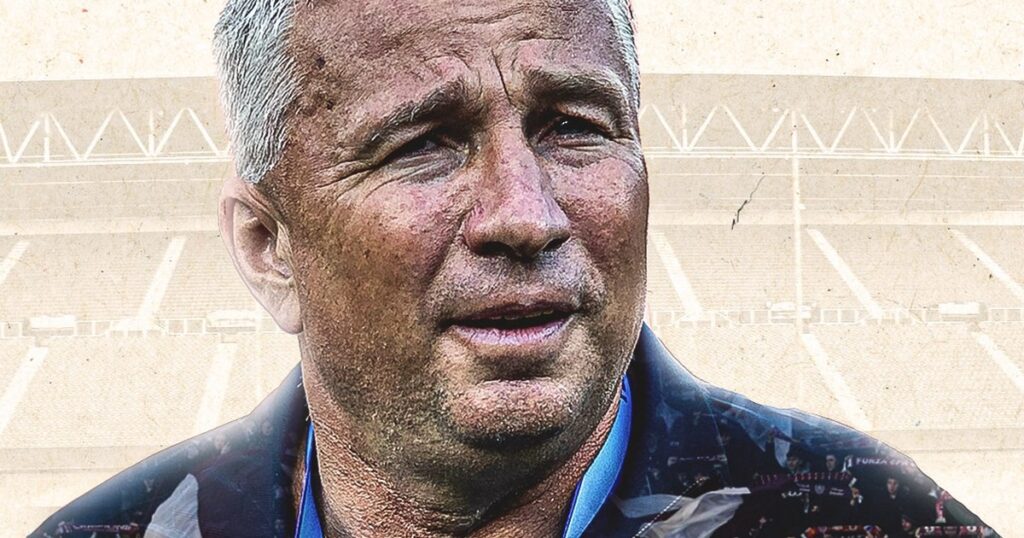 „Bursucul” își pregătește marea revenire. Ultimele vești despre starea de sănătate a lui Dan Petrescu. Următorul pas al celor de la CFR Cluj „Bursucul” își pregătește marea revenire. Ultimele vești despre starea de sănătate a lui Dan Petrescu. Următorul pas al celor de la CFR Cluj