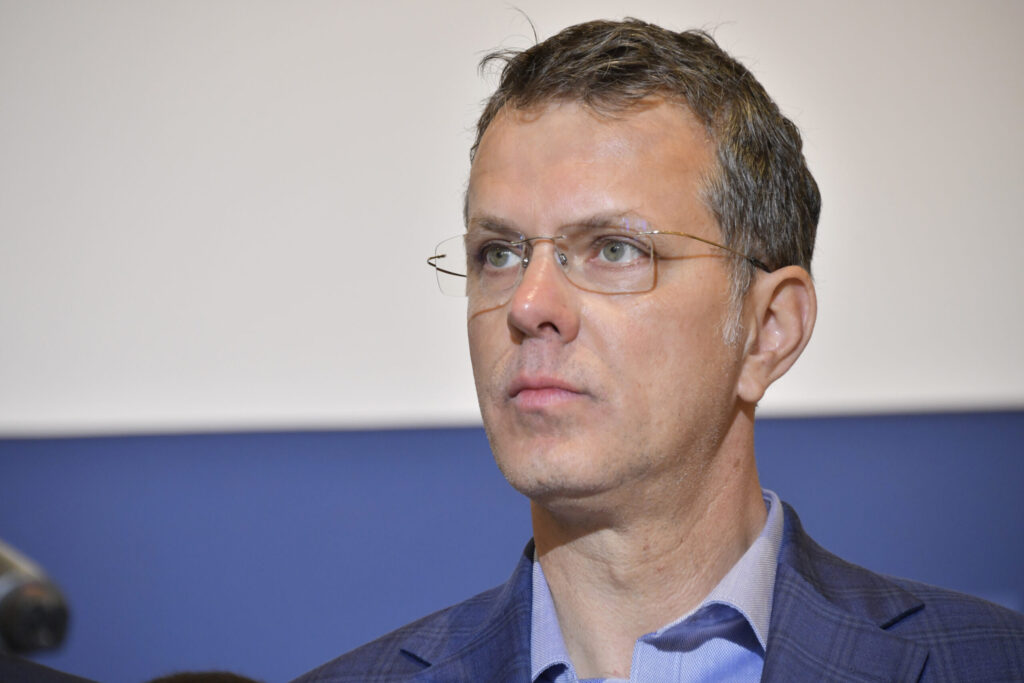 „E ultimul om care poate da lecții despre democrație”