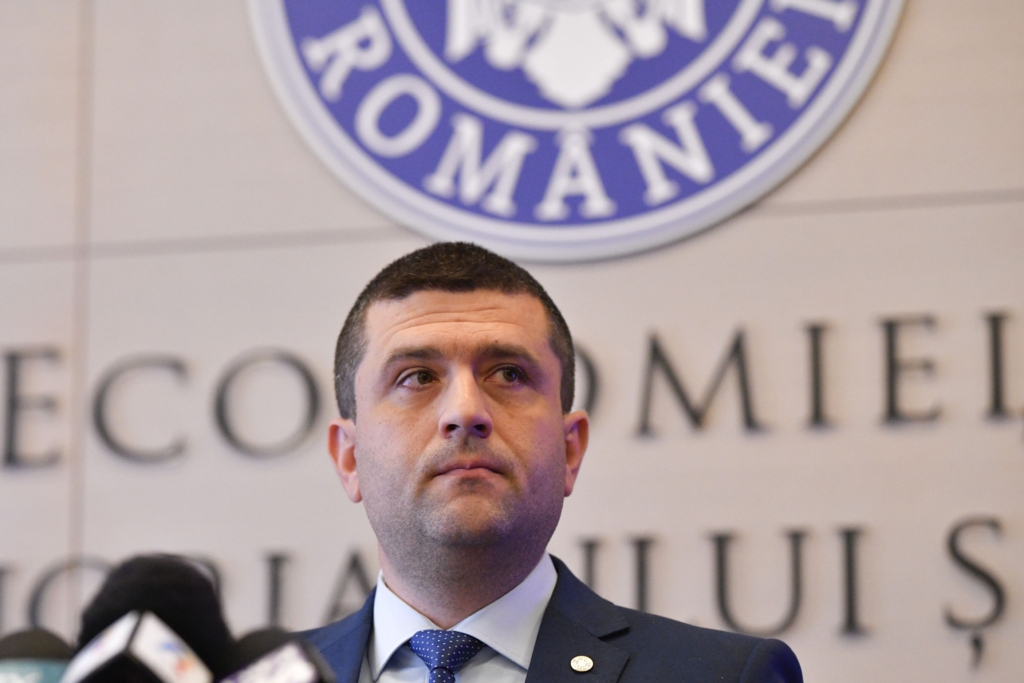 „El si partidul neocomunist din care provine nu înțeleg absolut nimic din economia de piață!” „El si partidul neocomunist din care provine nu înțeleg absolut nimic din economia de piață!”