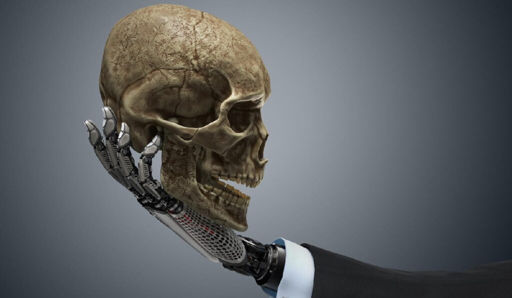 Braț robotic industrial care ține un craniu uman. Concept de inteligență artificială.