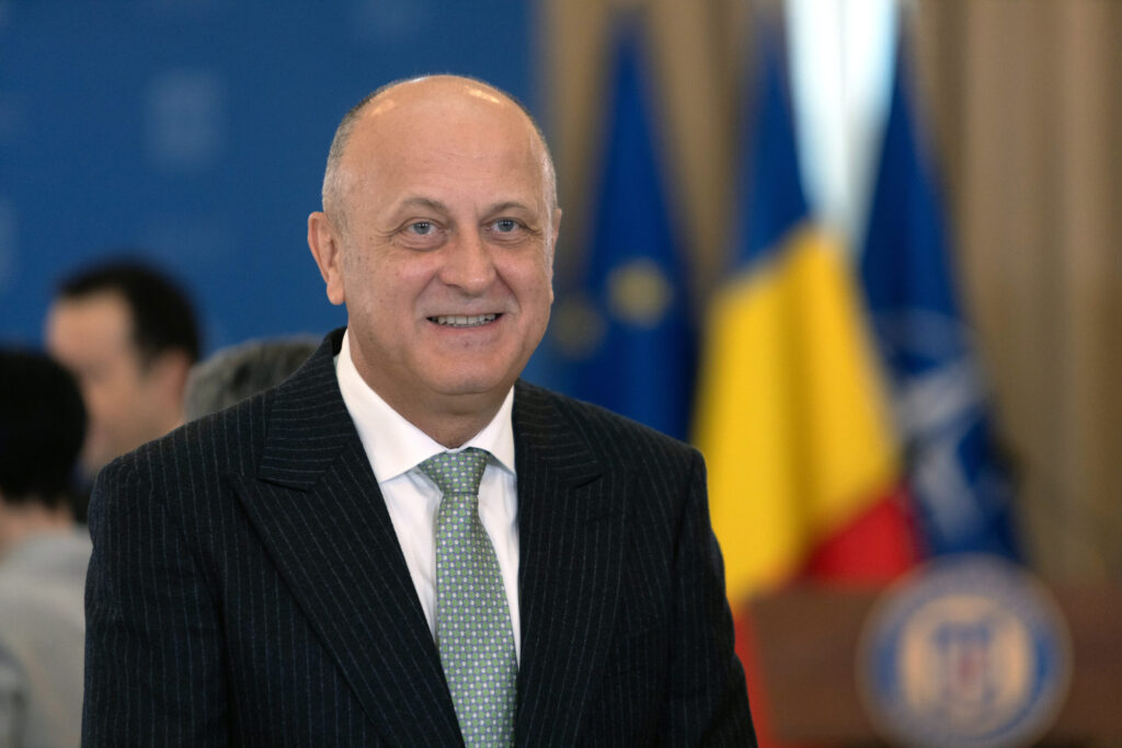 Dan Șucu l-a demis pe Patrick Vieira! Anunțul oficial al clubului Genoa